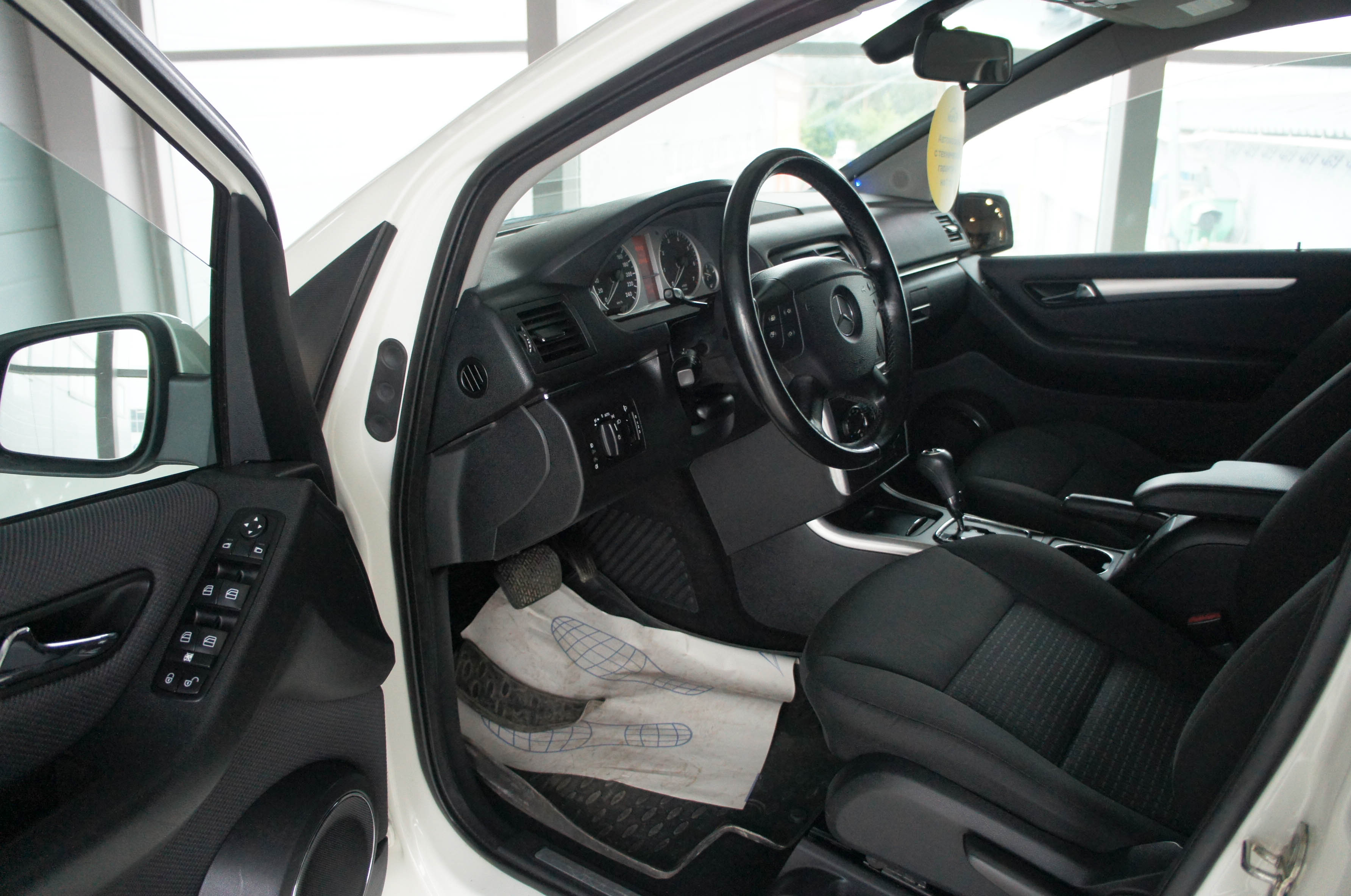Mercedes benz Mercedes benz b180