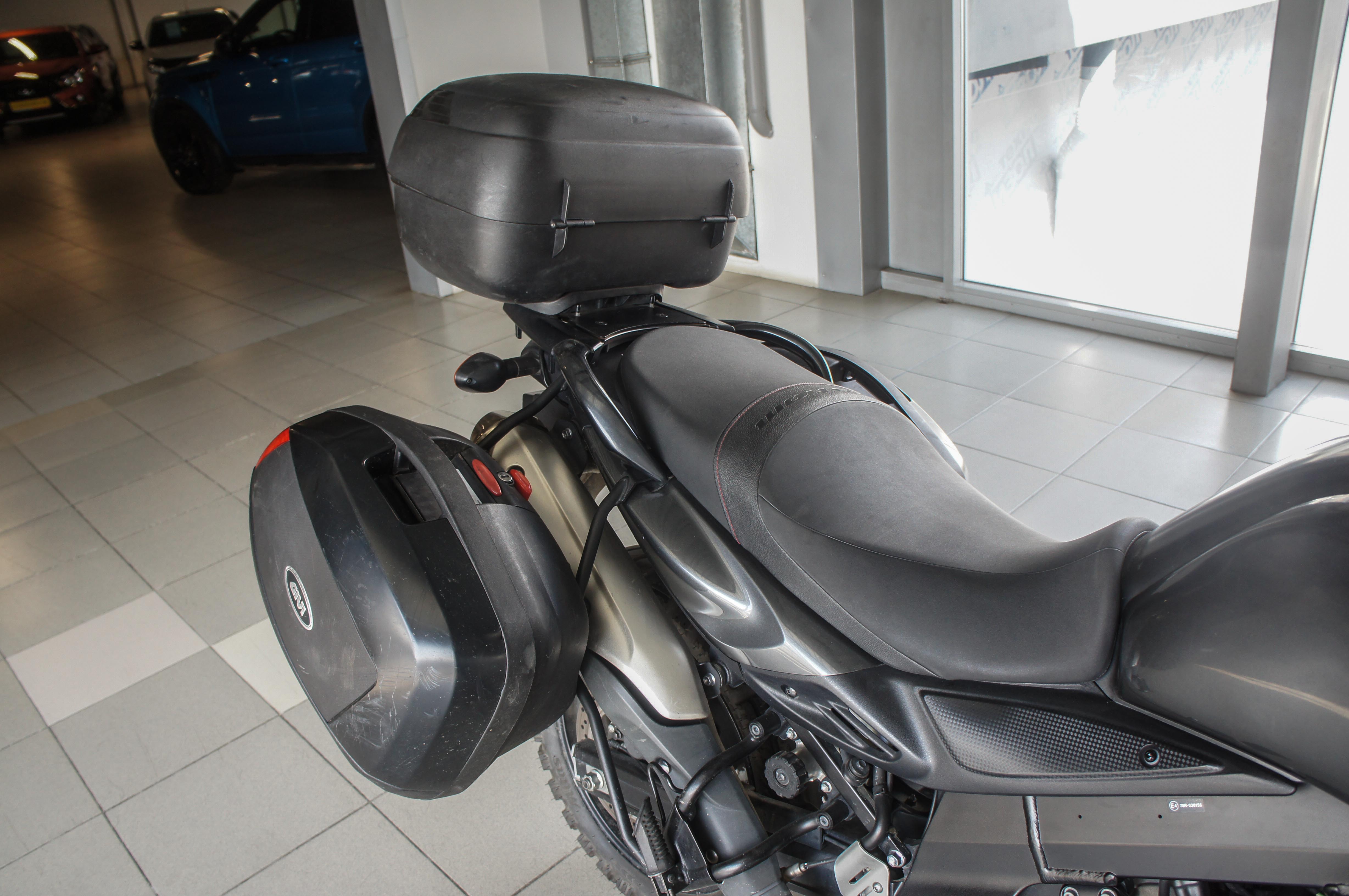 Suzuki Сузуки v-strom650