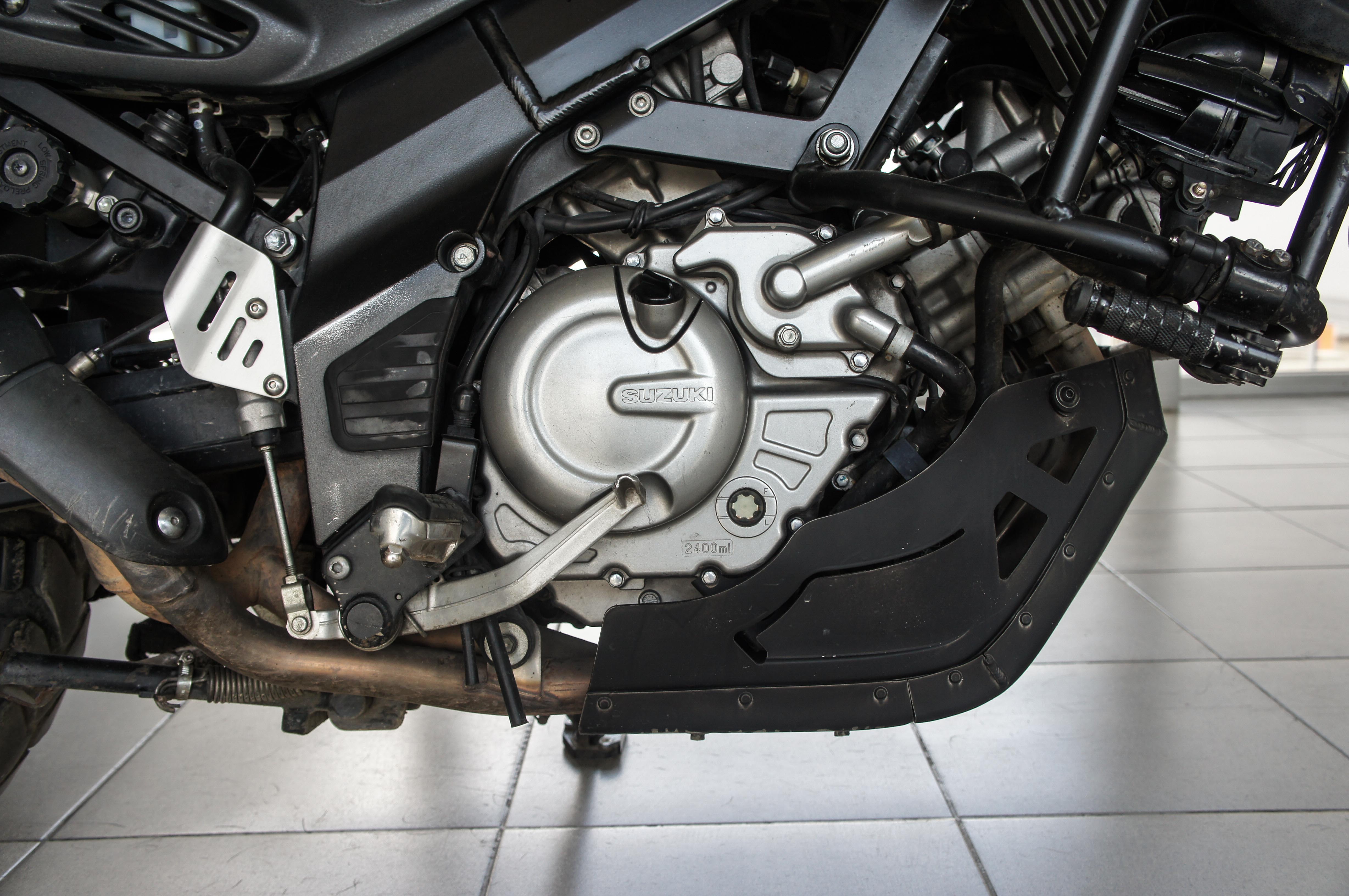 Suzuki Сузуки v-strom650