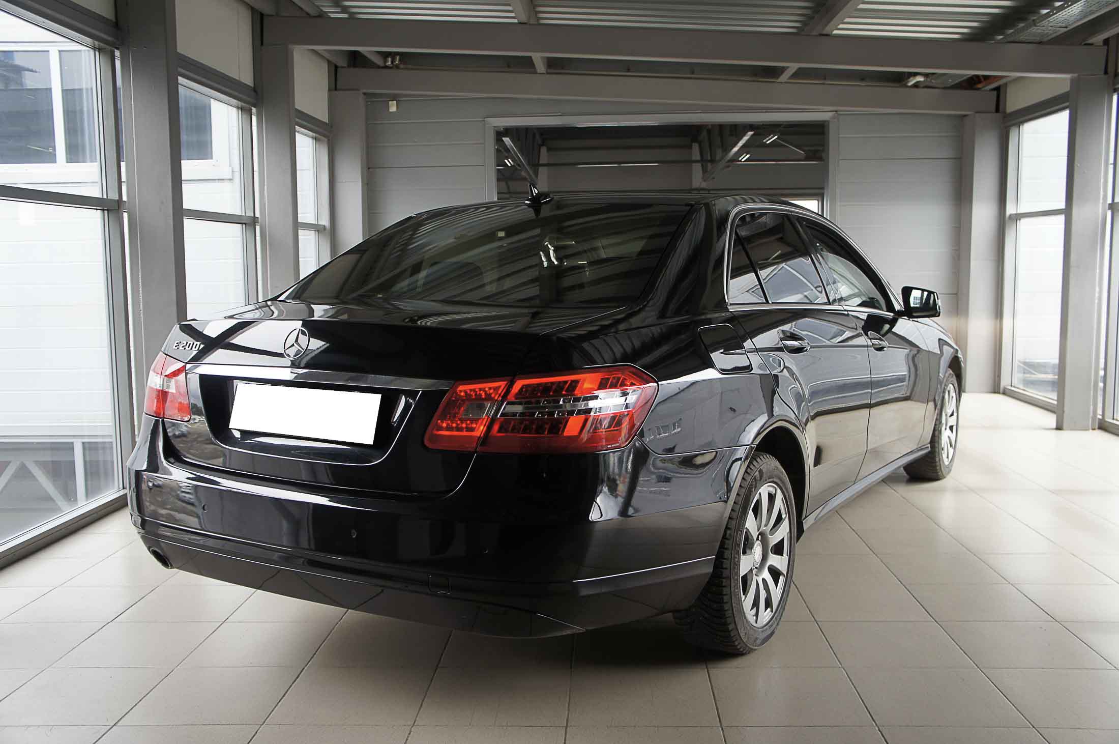 Mercedes E200