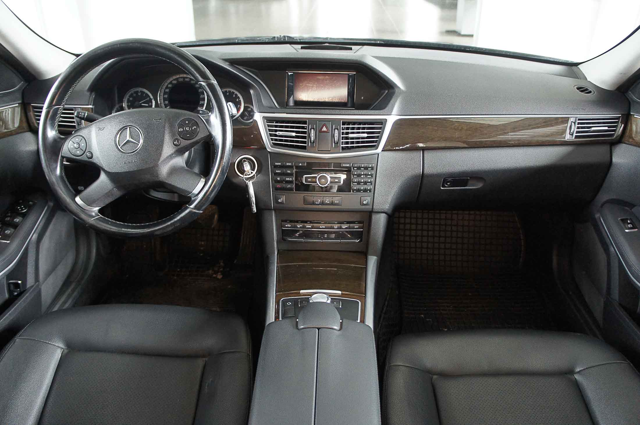 Mercedes E200