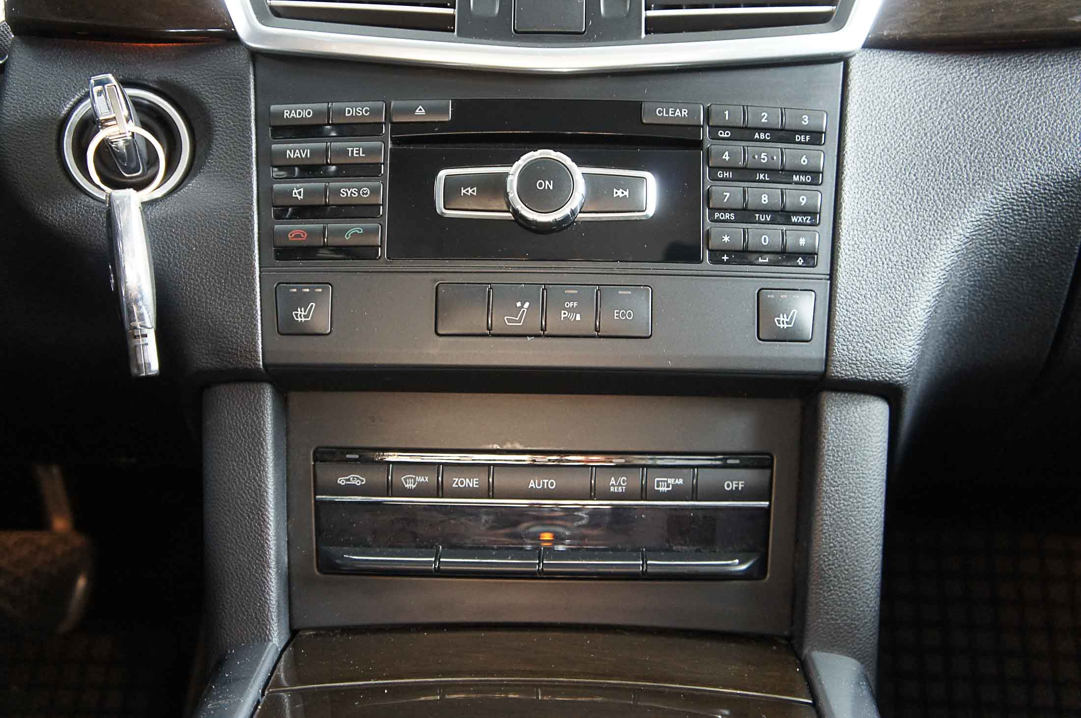 Mercedes E200