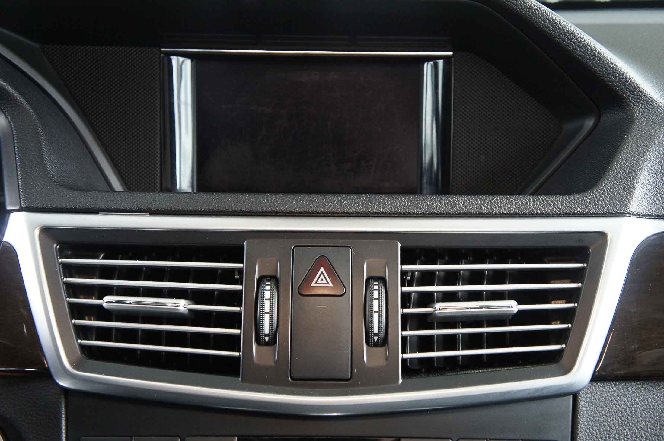 Mercedes E200