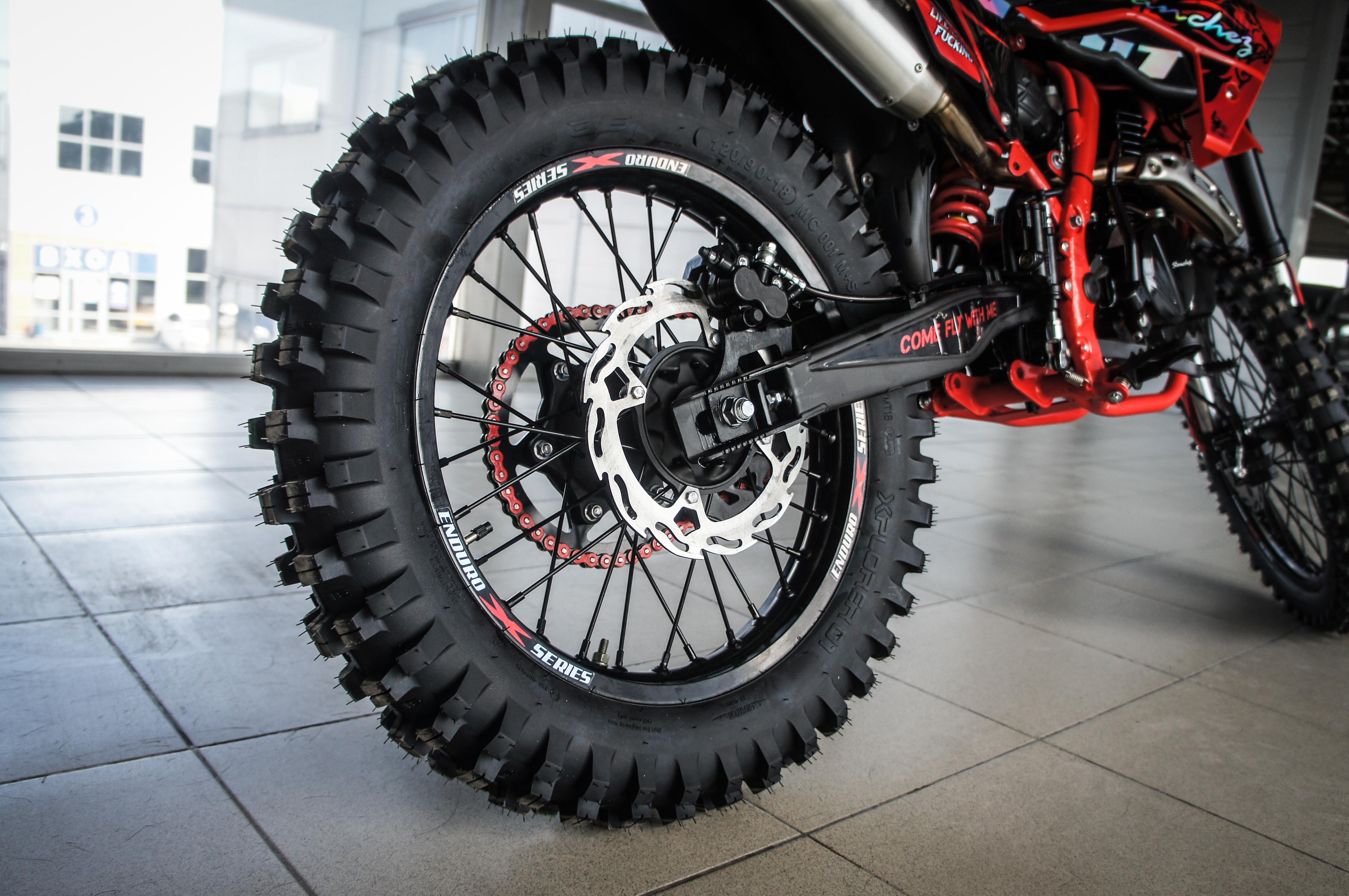 Sanchez Maniak yb300r