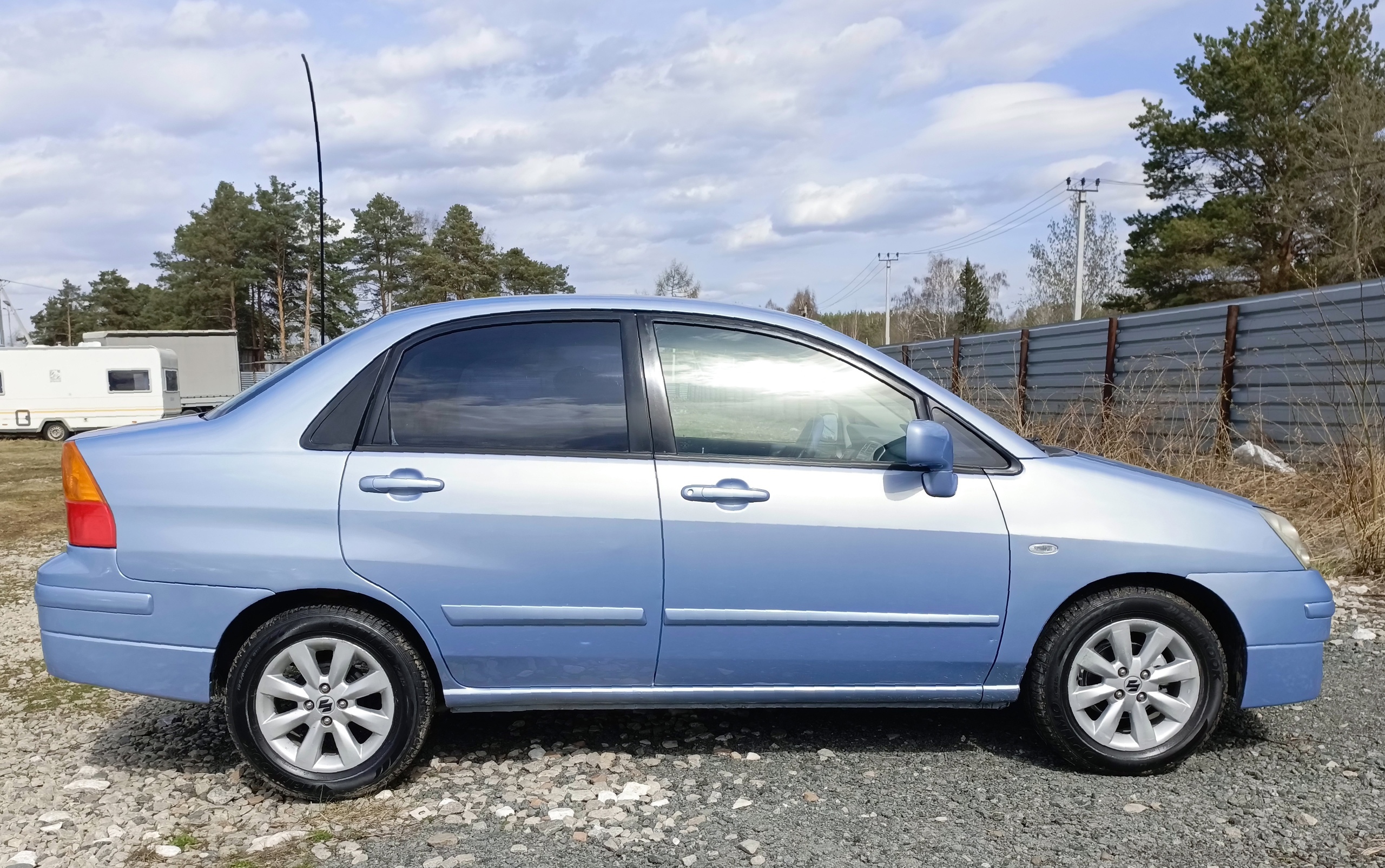 Suzuki Liana