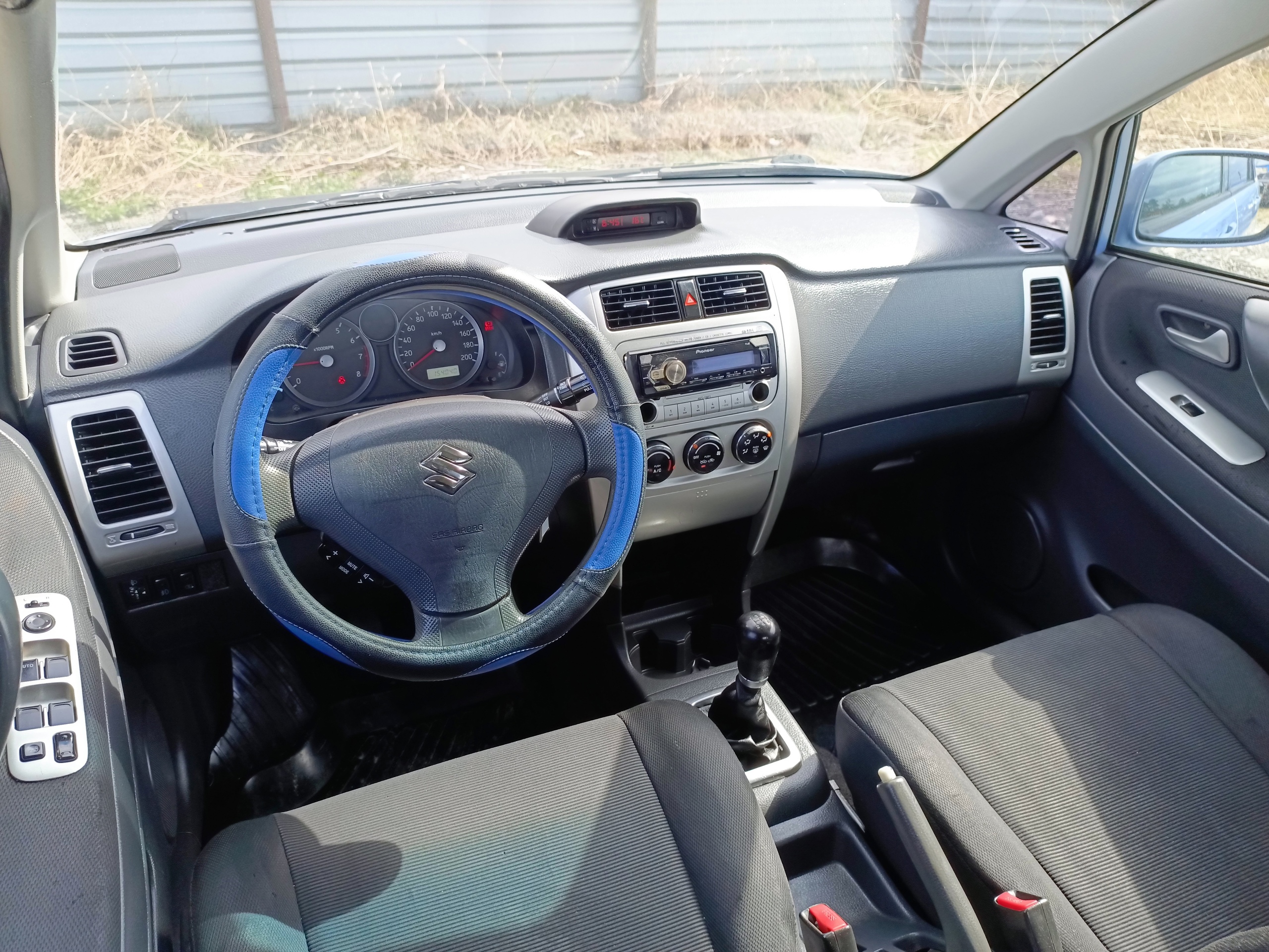 Suzuki Liana