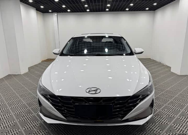 Hyundai Elantra 