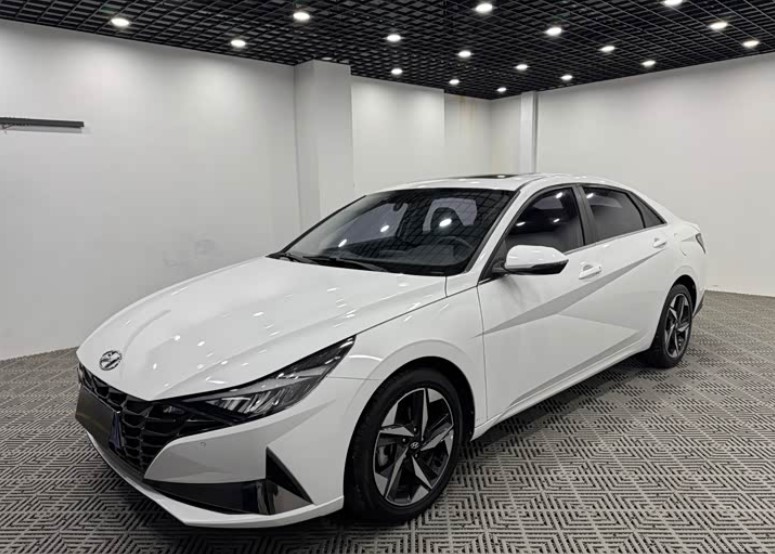 Hyundai Elantra 